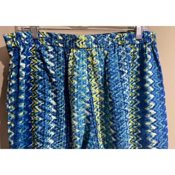 Vince Camuto Blue & Green Abstract Print Pull-On Shorts - Picture 4 of 5